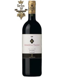 Rượu Vang Ý Guado Al Tasso khi nhìn sẽ thấy có màu đỏ đậm mãnh liệt. Rượu mang hương thơm đậm đặc của quả chín và mứt