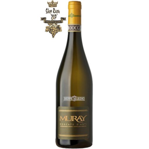 Rượu Vang Ý Muray Moscato D’asti khi nhìn sẽ thấy có màu vàng rơm với hương thơm đặc trưng của loại nho Muscat. Rượu mang hương thơm ngọt ngào từ mật ong, hoa hồng, hoa chanh