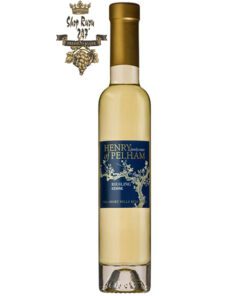 Rượu Vang Ngọt Icewine Riesling 200ml khi nhìn sẽ thấy có màu vàng nhạt lôi cuốn. Rượu mang hương vị mạnh mẽ, đầy cá tính.