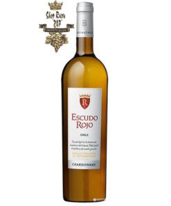 Rượu vang Chile Baron Philippe de Rothschild Escudo Rojo Chardonnay được là sự pha trộn giữa  loại nho Chardonnay,