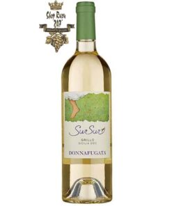 Rượu vang Ý Donnafugata Sur Sur Sicilia DOC Grillo 2019, được là sự pha trộn giữa các loại nho Grillo, Donnafugata, Pháp