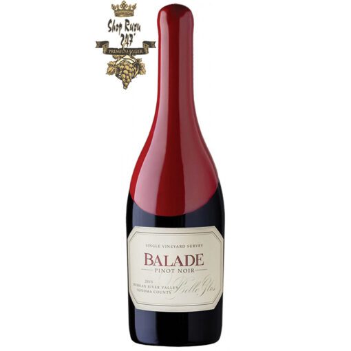 Balade Pinot Noir Belle Glos có màu đỏ ngọc thạch đậm. Hương thơm ấn tượng của quả nho đen, anh đào đen hòa quyện cùng hương thơm của mận đen, việt quất xanh cùng một chút hương vị cay.