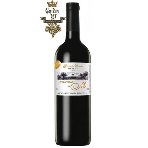 Chateau M Gran Reserva Cabernet Sauvignon Merlot có màu đỏ ruby đậm, sang trọng đẹp mắt cùng mùi thơm nhẹ nhàng của bạc hà và thảo dược,