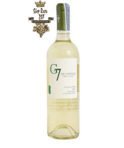 Rượu Vang Chile G7 Sauvignon Blanc có mầu vàng sáng cùng ánh xanh đẹp mắt. Mùi thơm của các loại thảo mộc cùng các loại trái cây