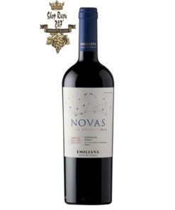 Rượu Vang Chile Đỏ Novas Gran Reserva Garnacha Syrah có mầu ruby đỏ. Hương thơm phức tạp của mâm xôi, hoa hồng