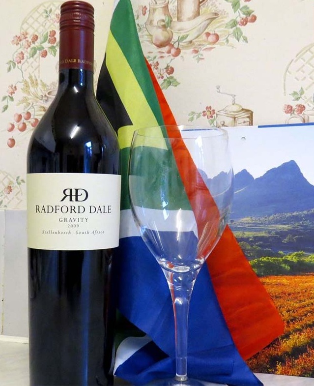 Vang Đỏ Nam Phi Radford Dale Gravity Stellenbosch Helderberg mang hương vị đặc trưng như Boudeaux của Pháp
