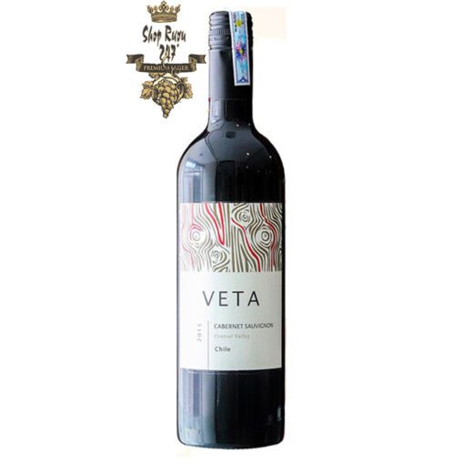 Rượu Vang Chile Đỏ Veta Cabernet Sauvignon có mầu đỏ ruby tươi trẻ. Hương thơm đặc sắc và quyến rũ của trái cây hòa quyện