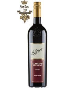 Vang Úc Command Single Vineyard Shiraz Old Vine 2010 Elderton có mầu đỏ tím đẹp mắt. Hương thơm của nho đen, hoa hồi