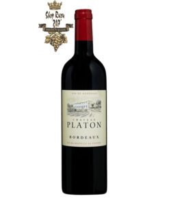 Rượu Vang Đỏ Chateau Platon Bordeaux có mầu đỏ ruby đậm. Château Platon nằm trong ngôi làng nhỏ của thành phố Ste-Radegonde, gần sông