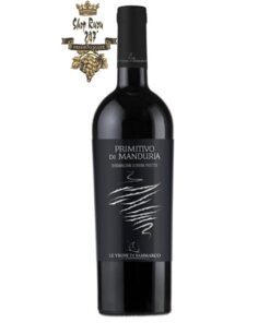 Le vigne di Sammarco Leve Primitivo di Manduria có một màu đỏ ruby ​​ánh tím, và một hương thơm sang trọng của anh đào chín và mận với các ghi chú dễ chịu của ca cao và vani.