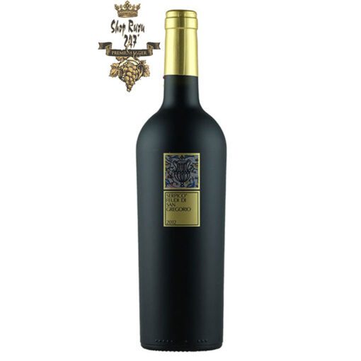 Rượu Vang Đỏ Serpico Irpinia Aglianico Grape Aglianico có mầu đỏ đẹp mắt. Hương thơm phức tạp và bùng nổ với mứt anh đào, gia vị ngọt, cam thảo,