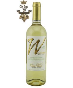 Winemaker Series Sauvignon Blanc có mầu vàng rơm nhẹ nhàng. Hương thơm quyến rũ của mận xanh, thảo mộc và trái cây nhiệt đới