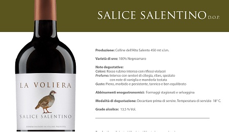 Rượu Vang Ý Đỏ La Voliera Primitivo có mầu đỏ hồng ngọc ánh tím. Hương thơm của trái cây kết hợp với các loại gia vị mềm