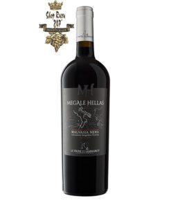 Rượu Vang Đỏ Le vigne di Sammarco Megale Hellas Malvasia Nera có màu đỏ hồng, mãnh liệt. Hương thơm của của anh đào, đinh hương và trái cây chín đỏ mở ra