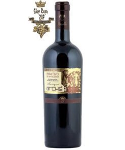 Rượu Vang Đỏ Le vigne di Sammarco Arche Primitivo di Manduria có mầu hồng đậm đỏ. Chai rượu vang này được lão hóa 12 tháng trong thùng gỗ sồi của Pháp