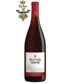 Sutter Home Pinot Noir có mầu đỏ đậm đà. Hương vị của quả mọng chín cùng hương thơm phong phú và tươi mát của trái cây