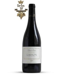 Rượu Vang Đỏ Pháp Domaine du Puy Chinon có màu đỏ đậm đặc. Hương thơm lan tỏa của mận, dâu tây, phúc bồn tử cùng gợi ý