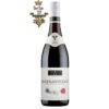 Georges Duboeuf Beaujolais Villages có mầu đỏ đậm. Một loại rượu vang có giá tuyệt vời từ Vua của Beaujolais. Được sản xuất từ ​​giống Gamay mạnh mẽ và trái cây