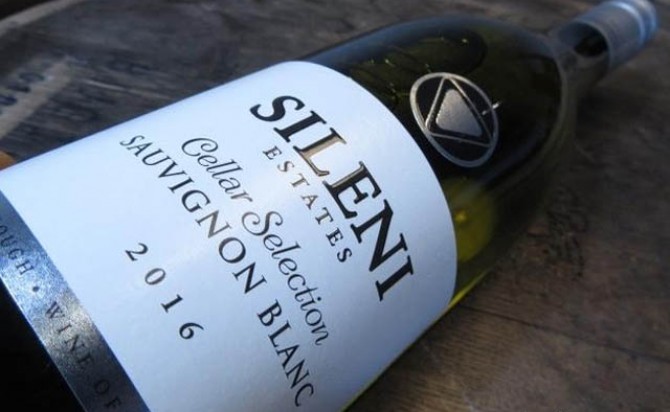 Shopruou247_hinh_anh_ruou vang trang Sileni Cella Selection Sauvignon Blanc