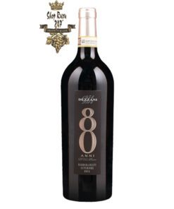 Rượu Vang Ý Đỏ 80 Anni DOCG Barbera có màu đỏ hồng đậm. Kết cấu mượt mà, sâu lắng, tannin mịn màng được đánh bóng và độ axit cân bằng hoàn hảo.