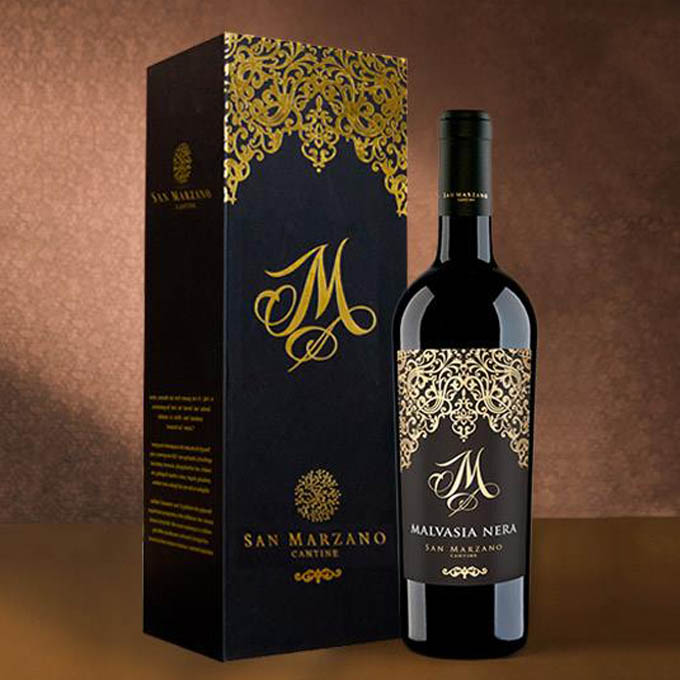 Chai Rượu Vang Ý Đỏ M Malvasia Nera Salento IGP bên hộp đựng sản phẩm