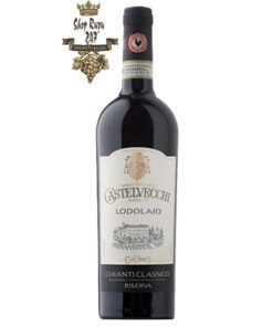 Rượu Vang Đỏ Castelvecchi Riserva Chianti Classico Lodolaio có mầu đỏ tươi ánh tím. Hương thơm tươi mát và phức tạp của trái cây mãnh liệt
