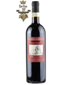 Rượu Vang Ý Đỏ Barolo Garretti có mầu đỏ sáng điển hình của nho nebbiolo. Hương thơm của dâu tây khô, cánh hoa hồng và vị thuốc lá