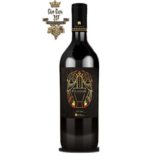 Rượu Vang Ý Đỏ Pavone Primitivo Del Salento được làm rất tỉ mỉ từ giống nho nổi tiếng Primitivo. Loại rượu vang này mang lại một mùi hương