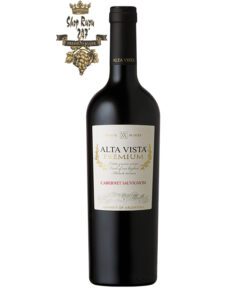 Rượu vang Argentina Alta Vista Premium Cabernet Sauvignon mang đến sự hài hòa và hương thơm quyến rũ của thảo mộc