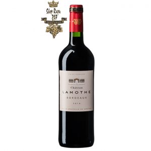 Rượu Vang Chateau Lamothe Bordeaux có màu đỏ đậm đẹp mắt. Hương thơm của các loại trái cây
