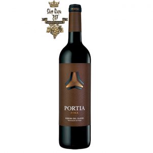 Rượu Vang Đỏ Tây Ban Nha Portia Roble có màu đỏ tươi sáng với một chút ánh tím. Hương thơm mạnh mẽ và đầy quyến rũ