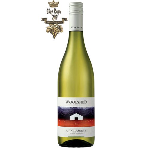Rượu vang Úc Woolshed Chardonnay White là sự kết hợp của hàng loạt các trái cây tươi ngon: nho, dưa hấu, đào chín, táo