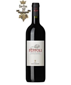 Rượu Vang Đỏ Antinori Peppoli Estate Chianti Classico DOCG Riserva có màu đỏ ruby ​​và có mùi như anh đào cùng với sô cô la, vani đến từ sự lão hóa bằng gỗ