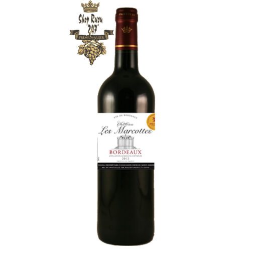 Rượu Vang Đỏ Chateau Les Marcottes có mầu đỏ đậm và sáng. Hương thơm tươi mát và mạnh mẽ của trái cây tươi như dâu rừng