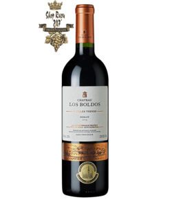 Rượu vang Chile Château Los Boldos Vielles Vignes Merlot cho thấy sự thanh lịch và tròn trịa của tannin gói gọn trong sự đậm đà và mạnh mẽ