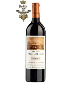 Rượu Vang Đỏ Chateau Paveil de Luze Margaux Cru Bourgeois có mầu đỏ anh đào đẹp mắt. Hương thơm lan tỏa của quả mọng đen, gia vị, gỗ sồi