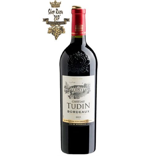 Rượu Vang Pháp Đỏ Chateau Tudin Bordeaux có mầu đỏ đậm sâu. Hương vị của mận đỏ và trái cây, quả mọng đen