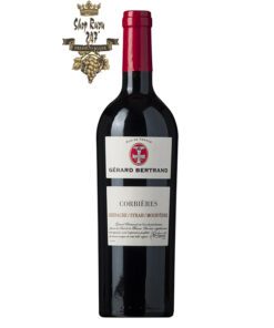 Rượu Vang Đỏ Gerard Bertrand Terroir AOP Corbieres có mầu đỏ đậm đặc. Hương thơm phức tạp của trái cây đen, phúc bồn tử cùng gợi ý của gia vị