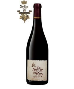 Rượu Vang Đỏ La Noue Du Roy Touraine Gamay có màu đỏ ruby sống động. Đây là một loại rượu trẻ trung và tươi mát