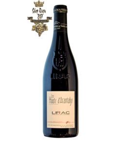 Rượu Vang Đỏ Les Hauts d.Acantalys Lirac Rouge có màu đỏ ruby đẹp mắt. Hương thơm quyến rũ của hoa quả rừng, trái cây