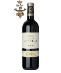 Rượu Vang Đỏ Pháp Chateau Lestruelle 2010 có màu ngọc bích. Hương thơm phức hợp và mãnh liệt của thảo mộc, olive và trái cây.