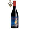 Rượu Vang Ý Đỏ Sul Vulcano Rosso có một màu đỏ ruby ​​nhẹ. Mùi hương của rượu vang Trên núi lửa Etna