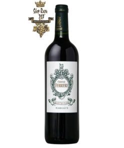 Rượu Vang Đỏ Pháp Chateau Ferriere Margaux 2010 có mầu đỏ granet. Hương thơm của trái cây miền nhiệt đới như cam, quýt, anh đào