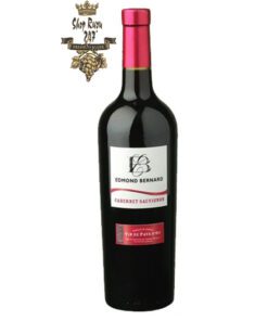 Rượu Vang Đỏ Pháp Edmond Bernard Cabernet Sauvignon có màu đỏ ruby sống động. Hương vị của trái cây tươi, quả ô liu, gỗ sồi, quả nho đen, sim đen
