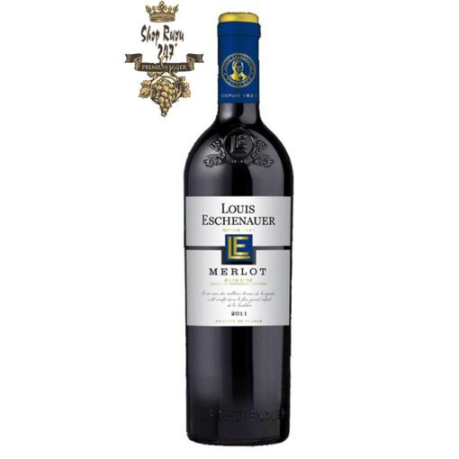 Rượu Vang Đỏ Louis Eschenauer Merlot có mầu đỏ garnet cực thẫm. Hương thơm biểu cảm của các loại quả mọng đỏ, anh đào,