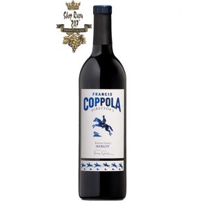 Rượu Vang Mỹ Coppola Director’s Merlot có mầu đỏ ánh xanh. Hương thơm của các loại trái cây mầu đỏ, xanh, hoa hồi, gia vị