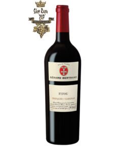 Rượu Vang Đỏ Gerard Bertrand Terroir AOP Fitou có mầu đỏ đậm đặc. Hương thơm phức tạp của trái cây màu đỏ, quả mâm xôi và ghi chú của gia vị.