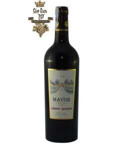 Rượu Vang Pháp Đỏ Mayor Cabernet Sauvignon có màu đỏ ruby ấn tượng, được làm ra từ hai giống nho chất lượng