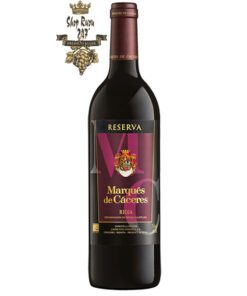 Vang Tây Ban Nha Marques de Caceres Reserva Rioja DOC có màu anh đào tối. Hương thơm phức tạp của trái cây mầu đỏ chín