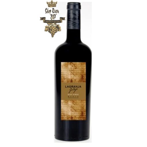 Rượu Vang Đỏ Tây Ban Nha Lagranja Old Vines có mầu ruby sóng sánh quyến rũ. Nó mê hoặc người thưởng thức bằng cách tác động mạnh mẽ